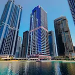 Brand New Spacious Close To Marina Walk